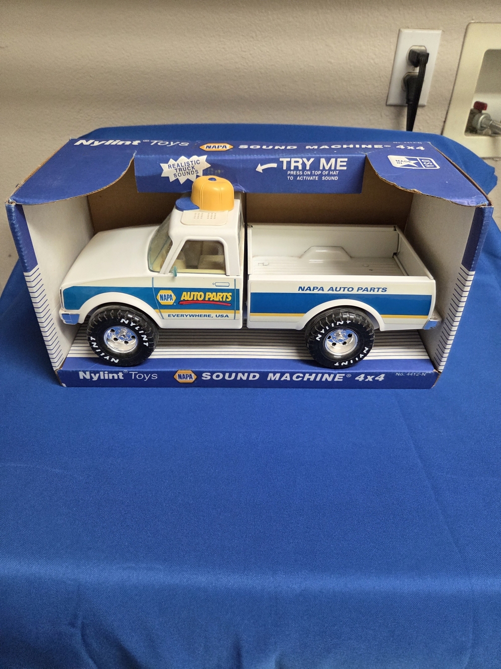 Nylint NAPA Auto Parts Blue & White Sound Machine 4x4 Toy Truck
